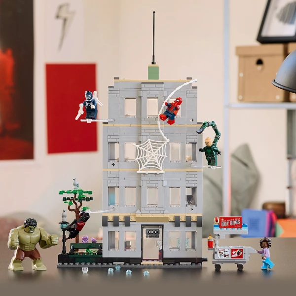 LEGO® MARVEL SPIDER-MAN ΕΝΑΝΤΙΟΝ HULK ΕΠΙΚΗ ΣΥΓΚΡΟΥΣΗ