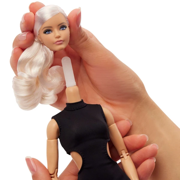 ΚΟΥΚΛΑ BARBIE BASICS - LITTLE BLACK DRESS - ΞΑΝΘΙΑ