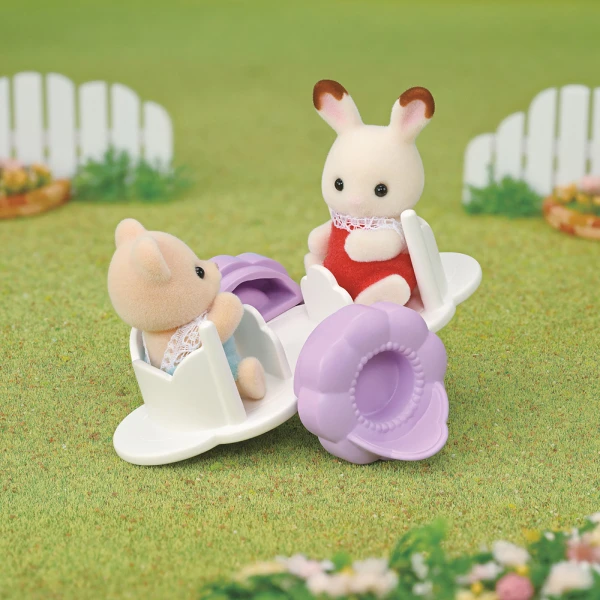 THE SYLVANIAN FAMILIES BABY CASTLE NURSERY