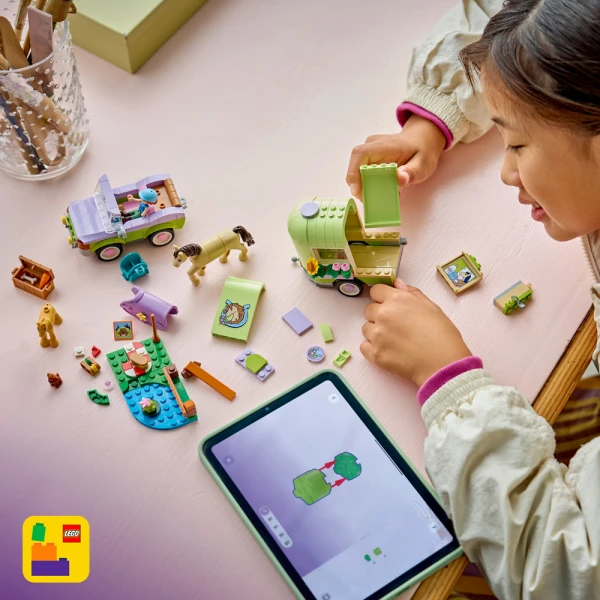 LEGO® FRIENDS HORSE & BABY FOAL TRAILER
