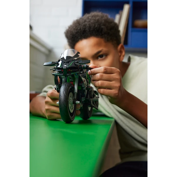 LEGO® TECHNIC ΜΟΤΟΣΙΚΛΕΤΑ KAWASAKI NINJA H2R