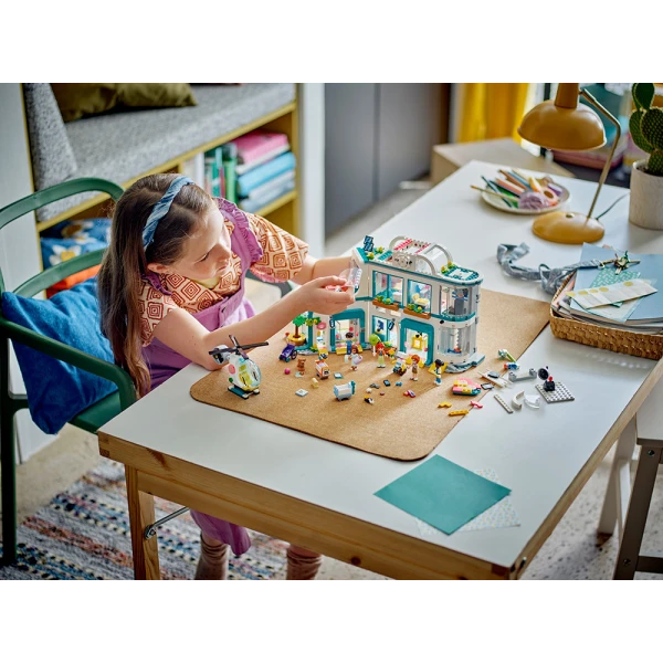 LEGO® FRIENDS ΝΟΣΟΚΟΜΕΙΟ ΤΗΣ ΧΑΡΤΛΕΪΚ ΣΙΤΥ