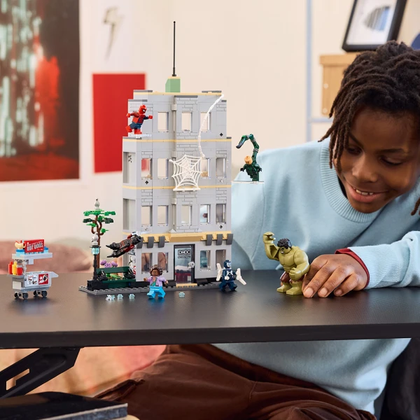 LEGO® MARVEL SPIDER-MAN ΕΝΑΝΤΙΟΝ HULK ΕΠΙΚΗ ΣΥΓΚΡΟΥΣΗ