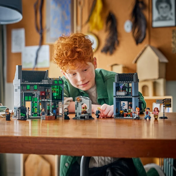 LEGO® HARRY POTTER™ KNOCKTURN ALLEY™  ΜΑΓΙΚΑ ΚΑΤΑΣΤΗΜΑΤΑ