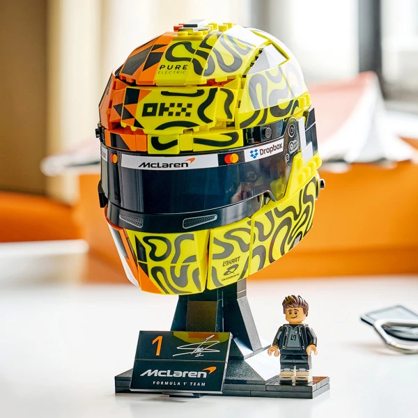 LEGO® EDITIONS VEHICLES McLAREN MASTERCARD F1 TEAM LANDO NORRIS HELMET