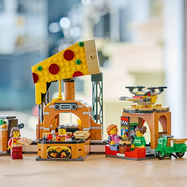 LEGO® CITY MY CITY ΕΜΠΕΙΡΙΑ ΠΑΡΑΔΟΣΗΣ ΠΙΤΣΑΣ ΜΕ ΟΧΗΜΑΤΑ