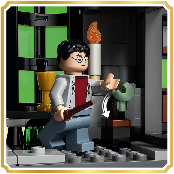 LEGO® HARRY POTTER™ KNOCKTURN ALLEY™  ΜΑΓΙΚΑ ΚΑΤΑΣΤΗΜΑΤΑ