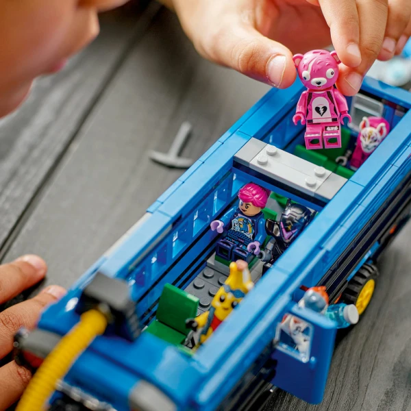 LEGO® FORTNITE® BATTLE BUS
