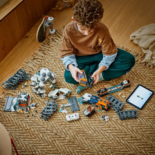 LEGO® CITY EXPLORERSʼ ARCTIC POLAR EXPRESS TRAIN