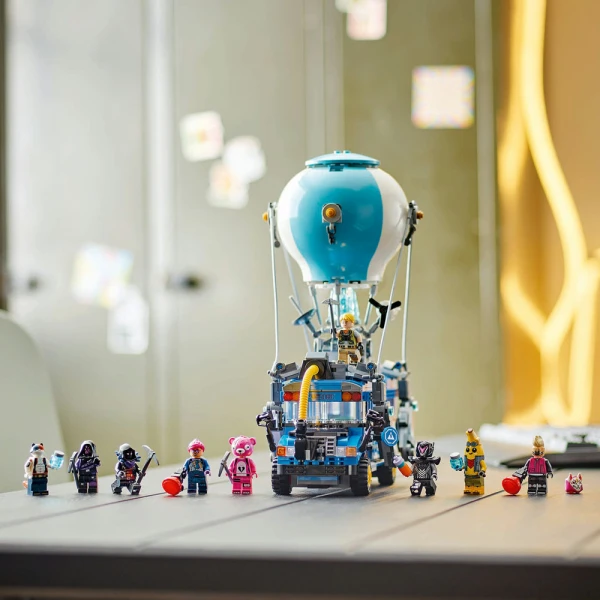 LEGO® FORTNITE® BATTLE BUS